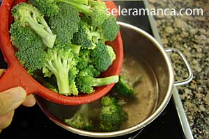 Cooking Brokoli Telur Saus Bawang Mentega Step 8