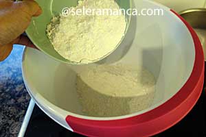 Masak Baozi/Bakpao Isi Ayam Step 1