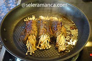 Masak Enoki Beef Roll Step 12