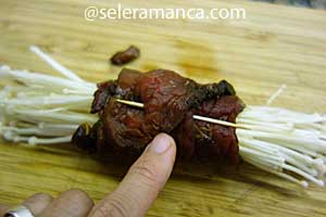 Masak Enoki Beef Roll Step 9 