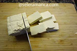 Tahu Goreng Dengan Saus Tiram Step 1