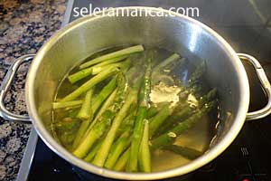 Cooking Frittata Agli Asparagi Step 2