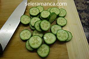 Cooking Greek Salad Step 1
