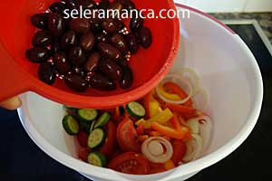 Cooking Greek Salad Step 8