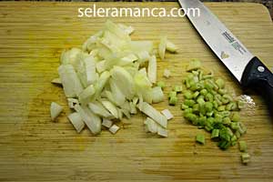 Masak Kritharaki Step 1