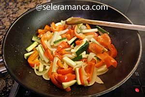 Cooking dengan Paprika Keju Feta Step 4