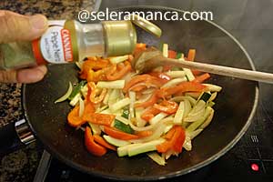 Cooking dengan Paprika Keju Feta Step 5