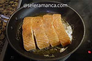 Masak Salmon Goreng Salad Sayuran Step 11