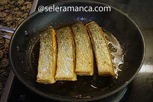 Masak Salmon Goreng Salad Sayuran Step 12