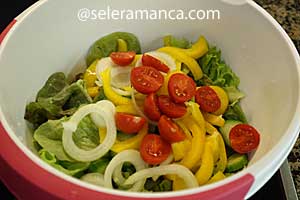 Masak Salmon Goreng Salad Sayuran Step 4