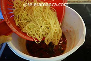 Masak Spaghetti Saus Tomat Segar Step 11