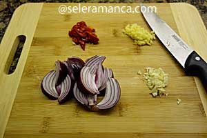 Membuat Tumis Ayam Kacang Mete Step 2