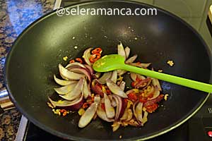 Membuat Tumis Ayam Kacang Mete Step 5