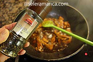 Masak Tumis Ayam Sayuran Step 11